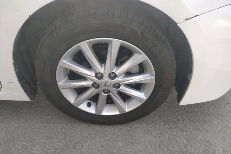 Used Lexus CT 2012 CT200h Elite Edition Right Front Wheel Hub