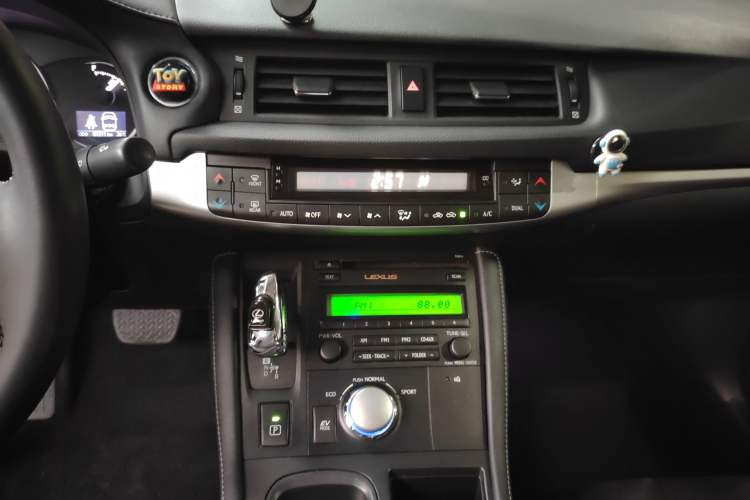 Used Lexus CT 2013 CT200h Elite Edition Audio And AC Panel