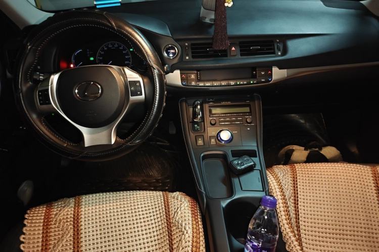 Used Lexus CT 2013 CT200h Elite Edition Center Console