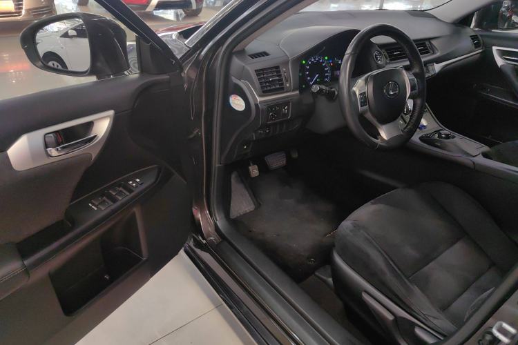 Used Lexus CT 2013 CT200h Comfort Edition Driver Seat