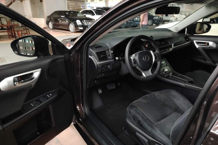 Used Lexus CT 2013 CT200h Elite Edition Driver Seat