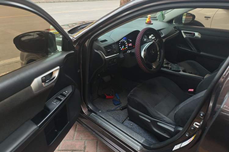 Used Lexus CT 2013 CT200h Urban Edition Driver Seat
