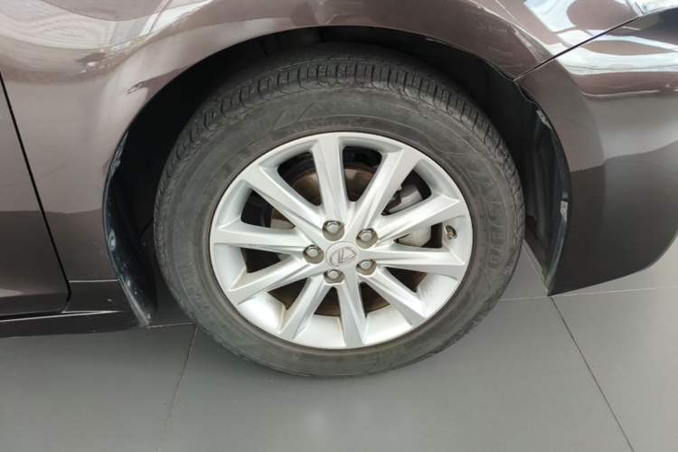 Used Lexus CT 2013 CT200h Elite Edition Right Front Wheel Hub
