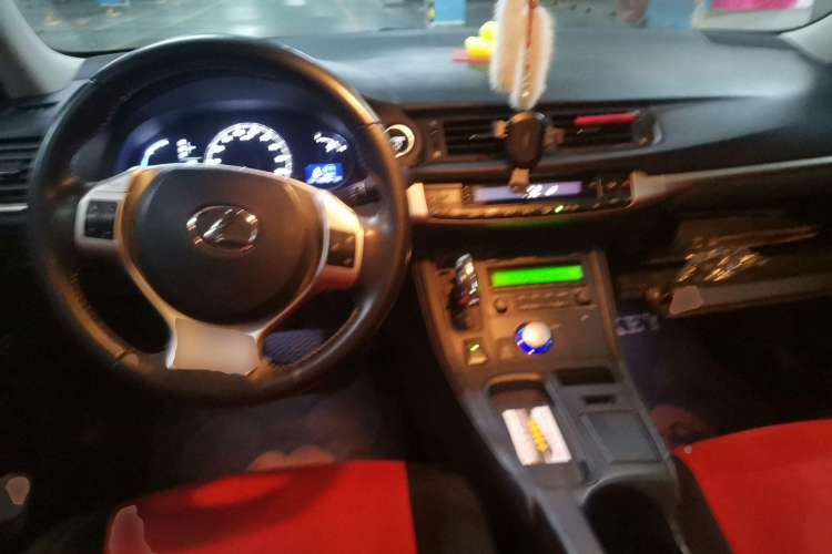 Used Lexus CT 2013 CT200h Comfort Edition Center Console