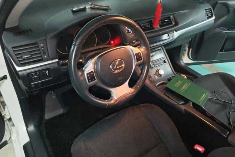 Used Lexus CT 2013 CT200h Elite Edition Center Console