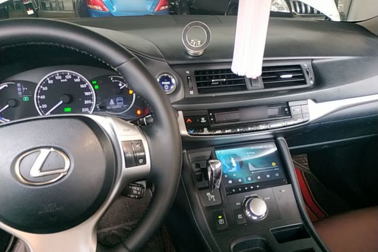Used Lexus CT 2013 CT200h Comfort Edition Center Console