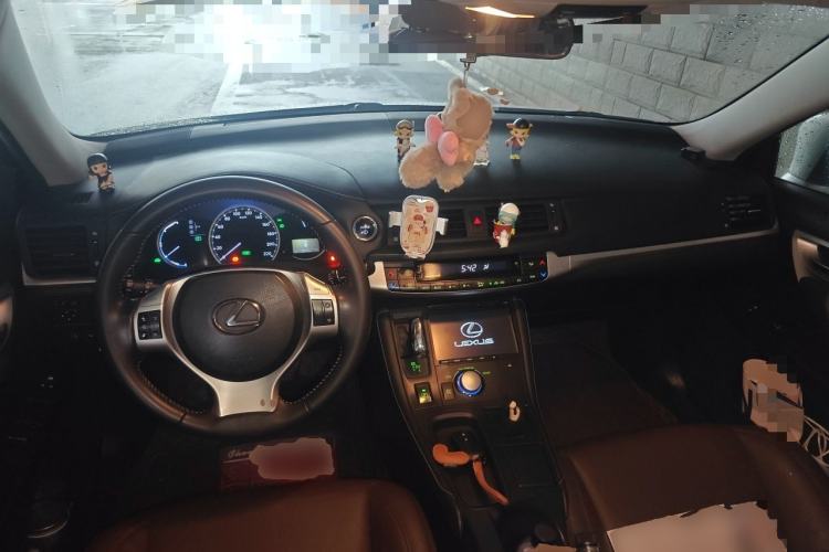 Used Lexus CT 2013 CT200h Floral Elegance Edition Center Console
