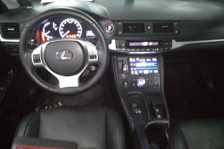Used Lexus CT 2013 CT200h Comfort Edition Center Console