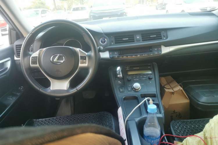 Used Lexus CT 2013 CT200h Elite Edition Center Console