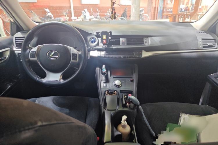 Used Lexus CT 2013 CT200h Urban Edition Center Console