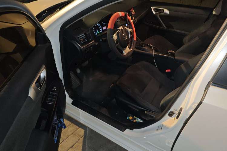 Used Lexus CT 2013 CT200h Comfort Edition Driver Seat