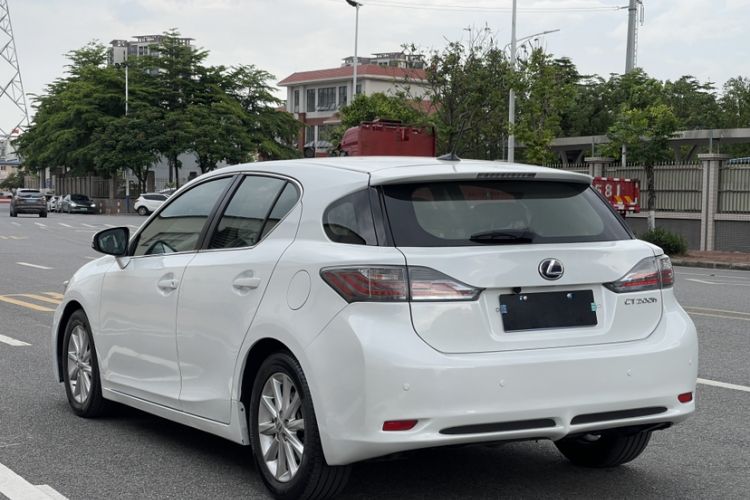 Used Lexus CT 2013 CT200h Comfort Edition Exterior 4