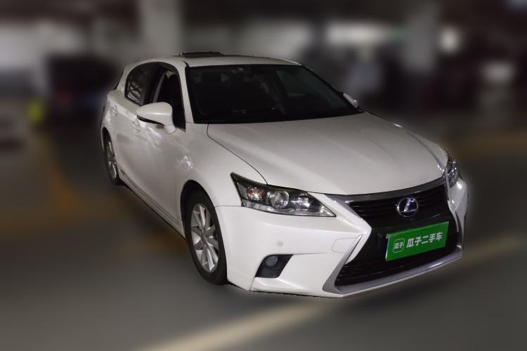 Used Lexus CT 2013 CT200h Comfort Edition Front Right 45 Deg