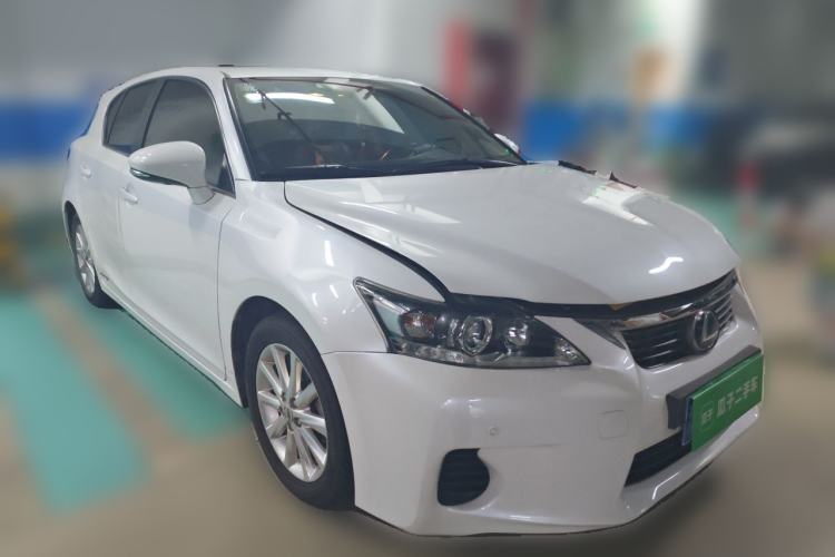 Used Lexus CT 2013 CT200h Elite Edition Front Right 45 Deg