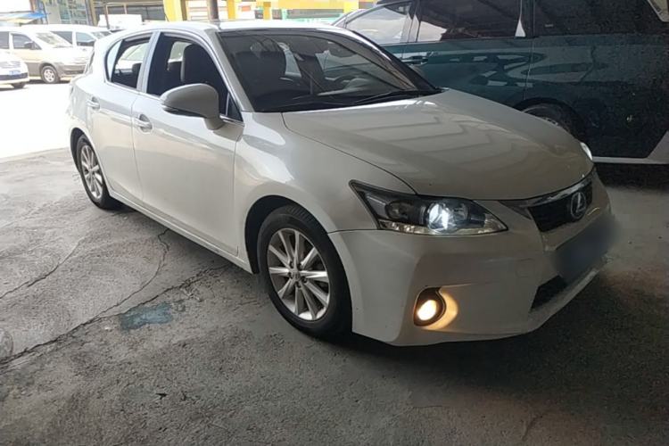 Used Lexus CT 2013 CT200h Comfort Edition Front Right 45 Deg