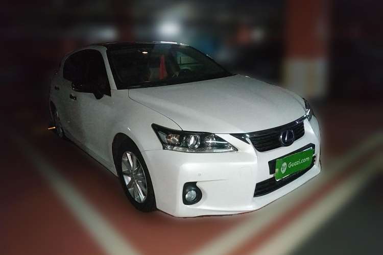 Used Lexus CT 2013 CT200h Night Rider Edition Front Right 45 Deg
