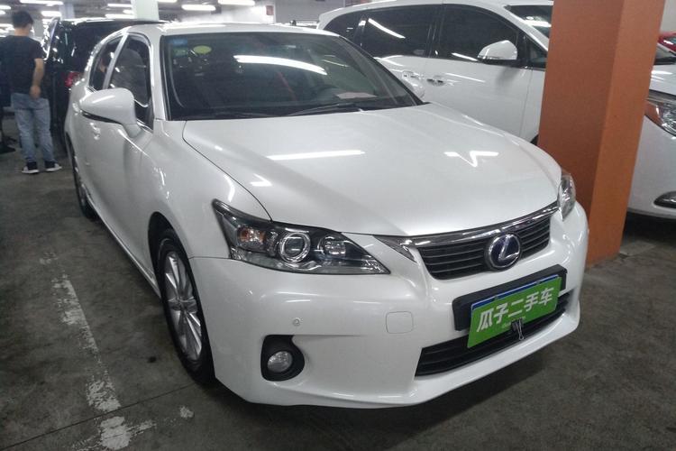 Used Lexus CT 2013 CT200h Comfort Edition Front Right 45 Deg