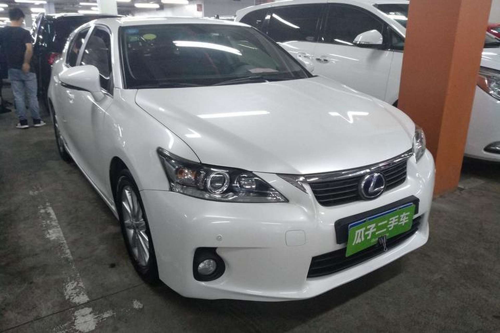 Used Lexus CT 2013 CT200h Comfort Edition Front Right 45 Deg
