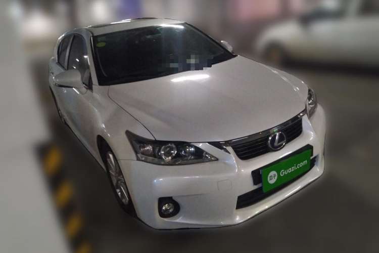 Used Lexus CT 2013 CT200h Elite Edition Front Right 45 Deg