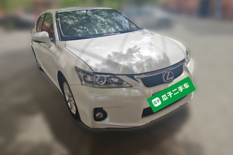 Used Lexus CT 2013 CT200h Urban Edition Front Right 45 Deg