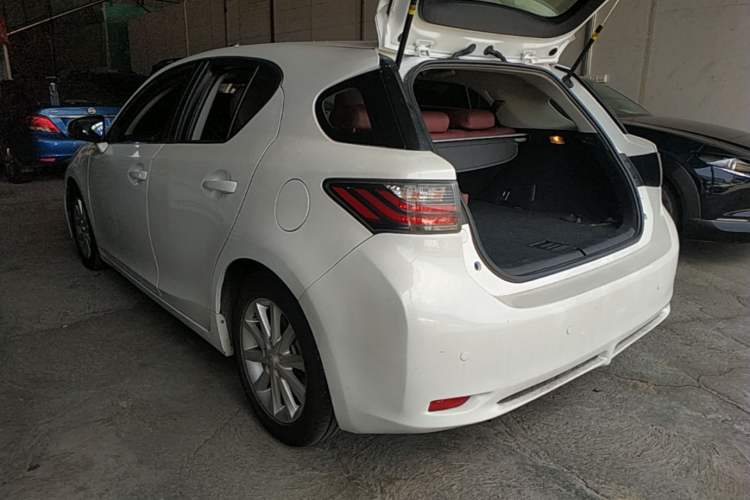 Used Lexus CT 2013 CT200h Comfort Edition Rear Left 45 Deg