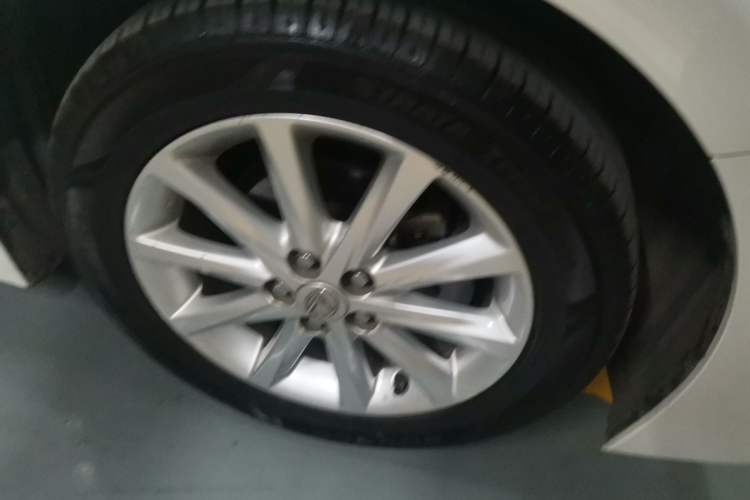 Used Lexus CT 2013 CT200h Comfort Edition Right Front Wheel Hub