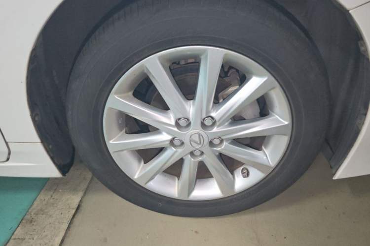 Used Lexus CT 2013 CT200h Elite Edition Right Front Wheel Hub