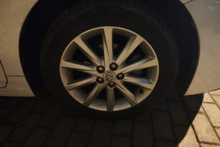 Used Lexus CT 2013 CT200h Comfort Edition Right Front Wheel Hub