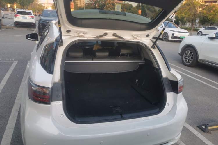 Used Lexus CT 2013 CT200h Elite Edition Trunk