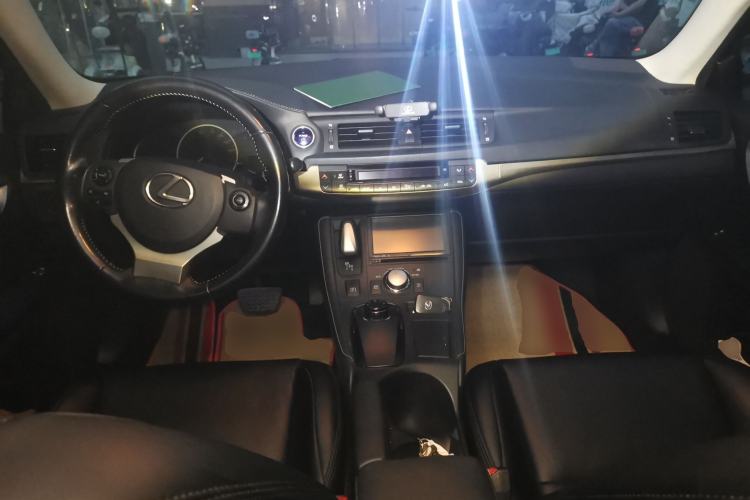 Used Lexus CT 2014 CT200h Elite Edition Monochrome Center Console