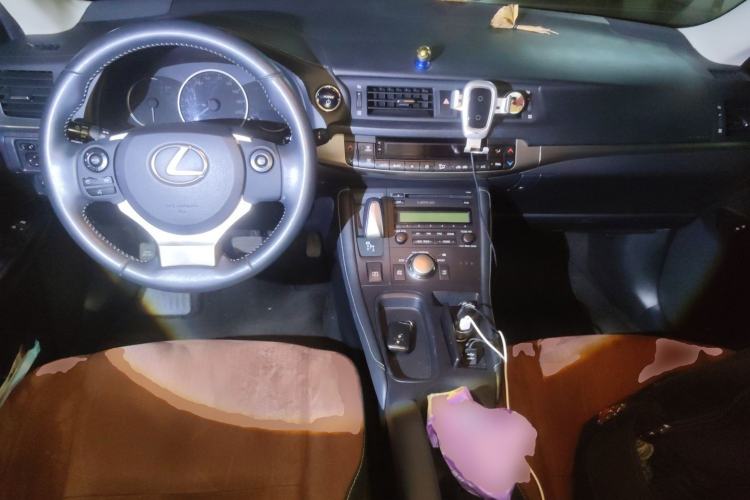 Used Lexus CT 2014 CT200h Elite Edition Monochrome Center Console