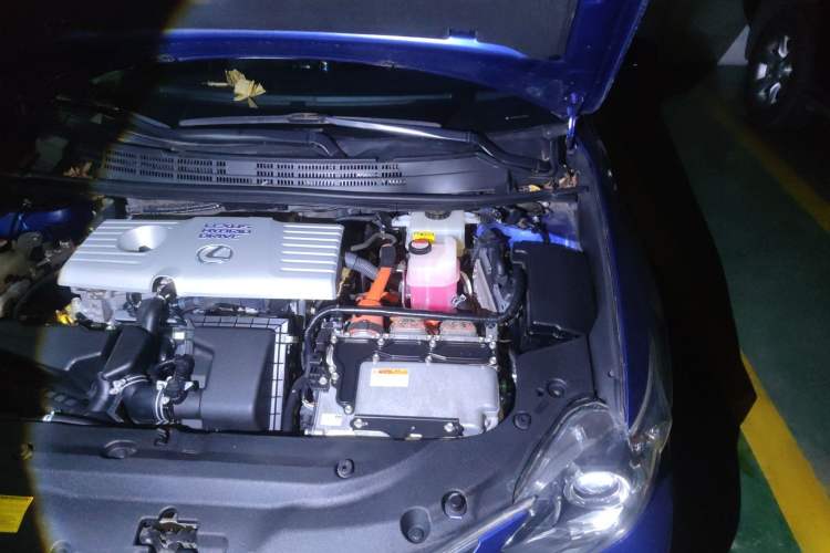 Used Lexus CT 2014 CT200h Elite Edition Monochrome Engine Bay Left