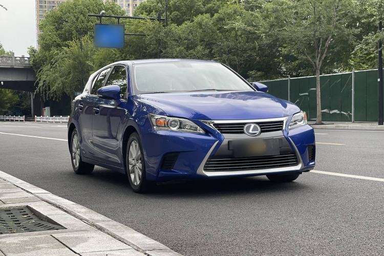 Used Lexus CT 2014 CT200h Elite Edition Monochrome Exterior 2