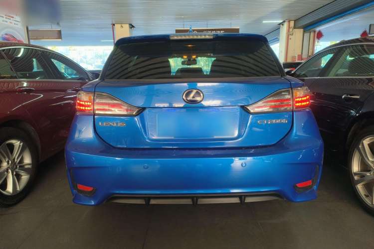 Used Lexus CT 2014 CT200h Elite Edition Monochrome Exterior 4