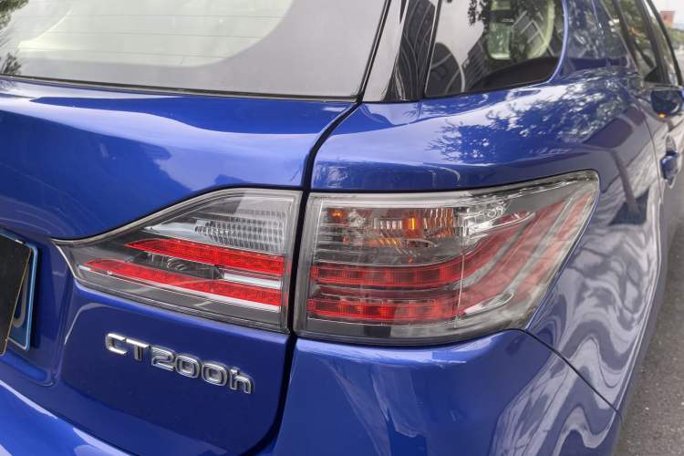 Used Lexus CT 2014 CT200h Elite Edition Monochrome Exterior 7