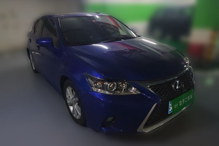 Used Lexus CT 2014 CT200h Comfort Edition Monochrome Front Right 45 Deg