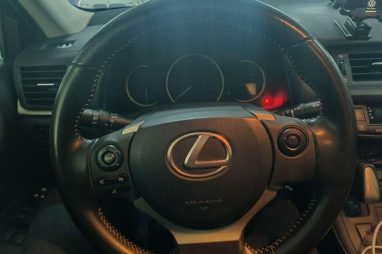 Used Lexus CT 2014 CT200h Elite Edition Monochrome Interior 1