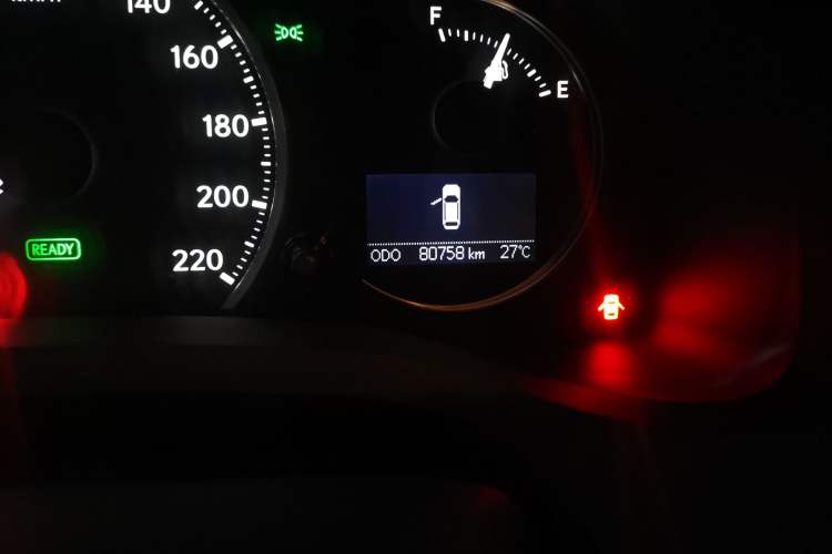 Used Lexus CT 2014 CT200h Elite Edition Monochrome Odometer Close Up