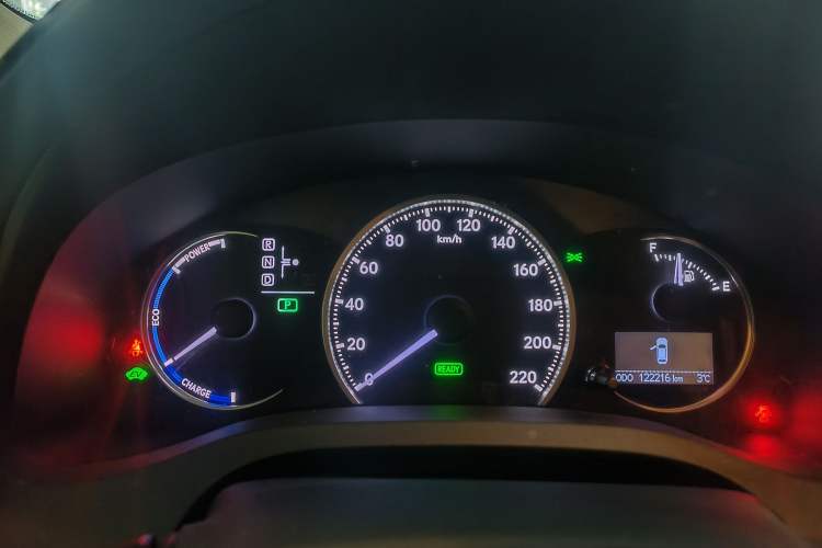 Used Lexus CT 2014 CT200h Elite Edition Monochrome Odometer Close Up