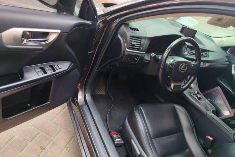 Used Lexus CT 2014 CT200h Comfort Edition Monochrome Driver Seat