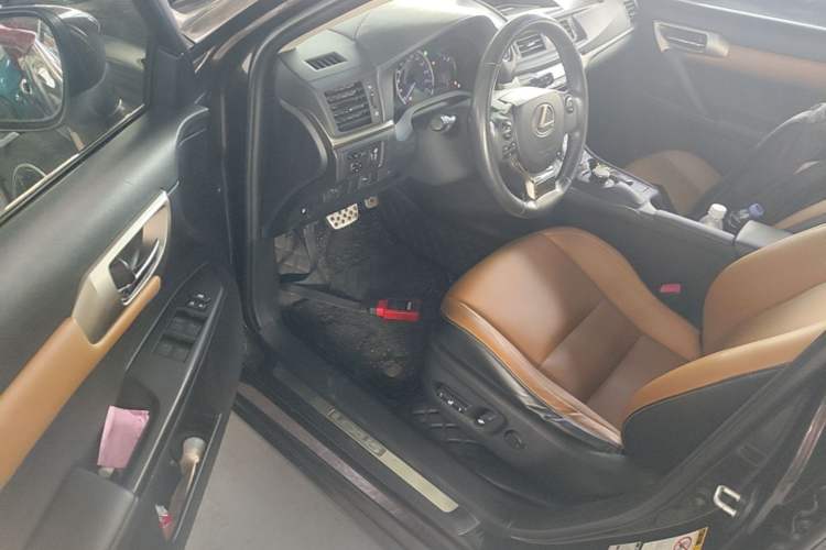 Used Lexus CT 2014 CT200h Comfort Edition Monochrome Driver Seat