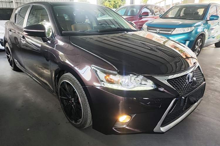 Used Lexus CT 2014 CT200h Comfort Edition Monochrome Exterior 1