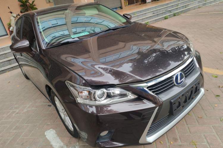 Used Lexus CT 2014 CT200h Comfort Edition Monochrome Front Right 45 Deg