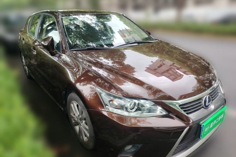 Used Lexus CT 2014 CT200h Comfort Edition Monochrome Front Right 45 Deg