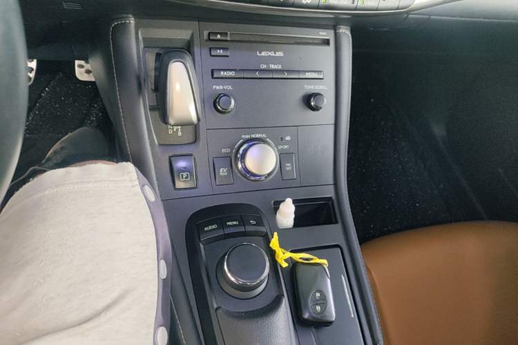 Used Lexus CT 2014 CT200h Comfort Edition Monochrome Gear Lever