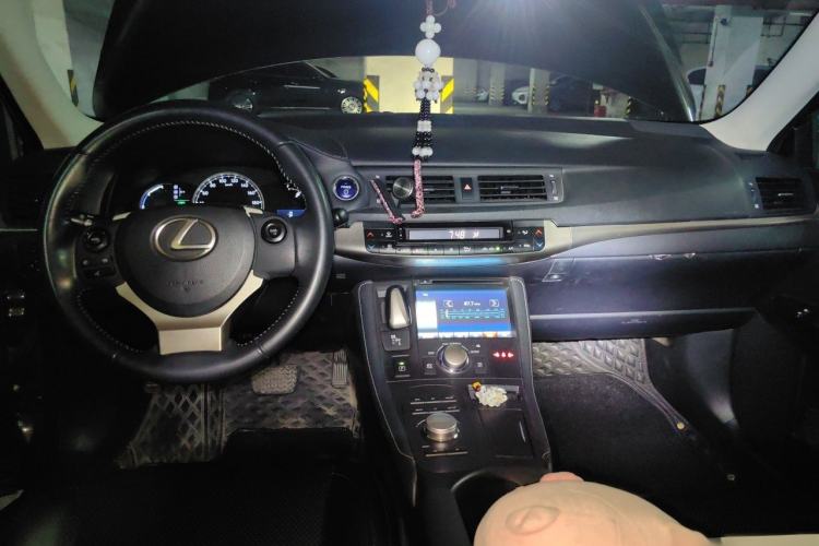 Used Lexus CT 2014 CT200h Elite Edition Monochrome Interior 2