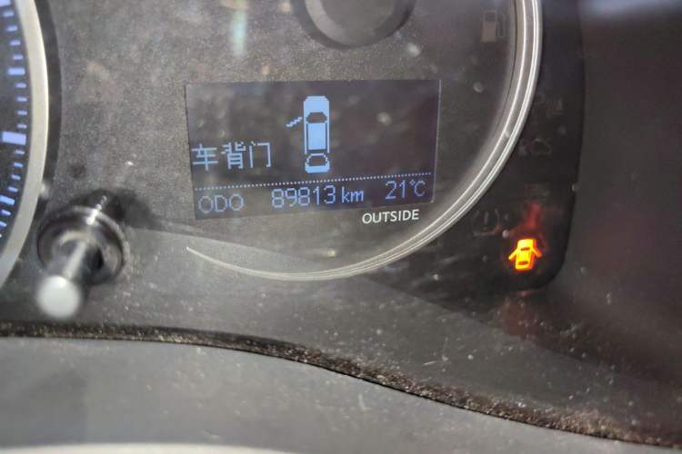 Used Lexus CT 2014 CT200h Elite Edition Monochrome Odometer Close Up