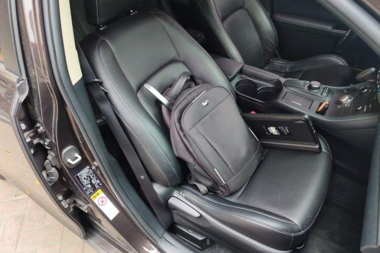 Used Lexus CT 2014 CT200h Comfort Edition Monochrome Right Front Seat