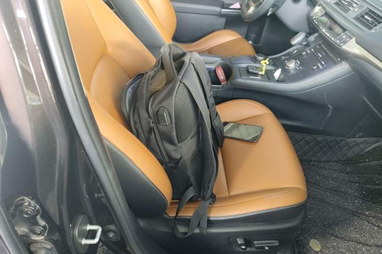 Used Lexus CT 2014 CT200h Comfort Edition Monochrome Right Front Seat