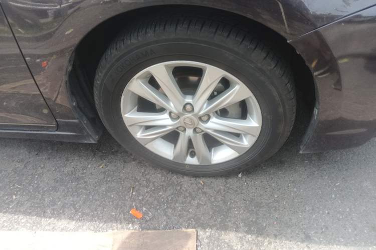 Used Lexus CT 2014 CT200h Elite Edition Monochrome Right Front Wheel Hub